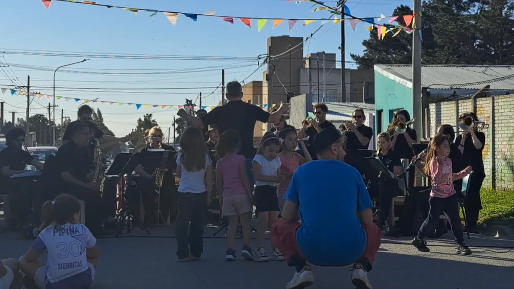 Villa Gaucho cortó la calle para festejar a las infancias
