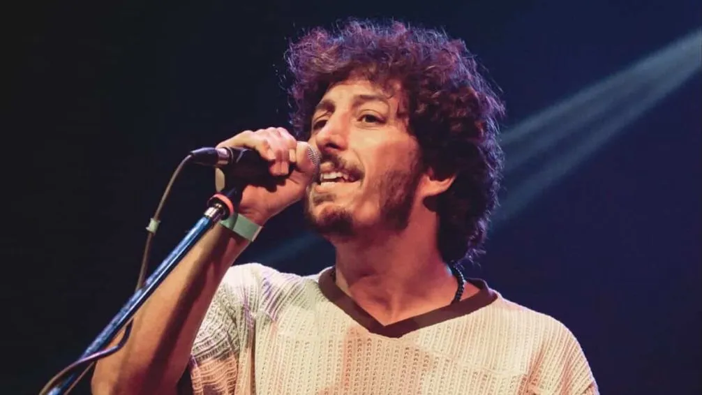 Adrián Berra vuelve a Tandil con las canciones sin maquillaje