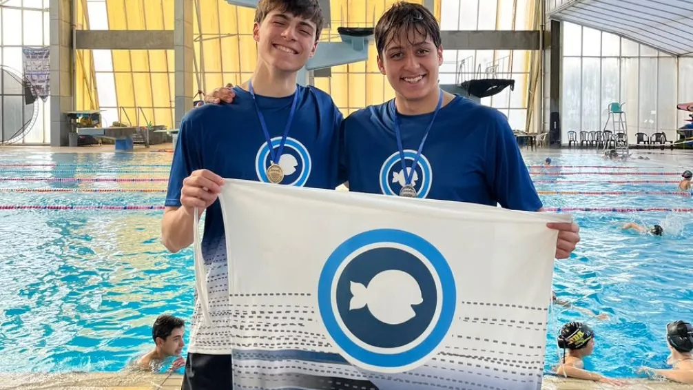 Escualo salió a nadar y volvió con cinco medallas