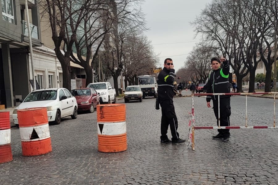 Muñiz y Vigil: seis horas sin paso por una rotura