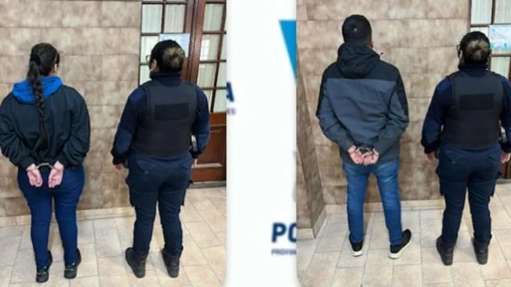 Dos aprehendidos tras hurtos en comercios del centro