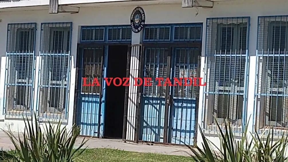 Sin auxiliares, la escuela queda en pausa este miércoles