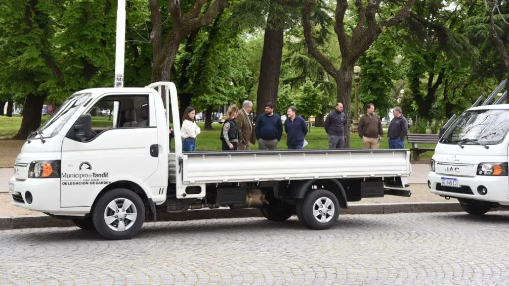 Dos camiones, $87,6 millones y una flota que se jubila