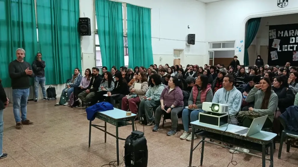200 egresados y un carnet que abre puertas laborales
