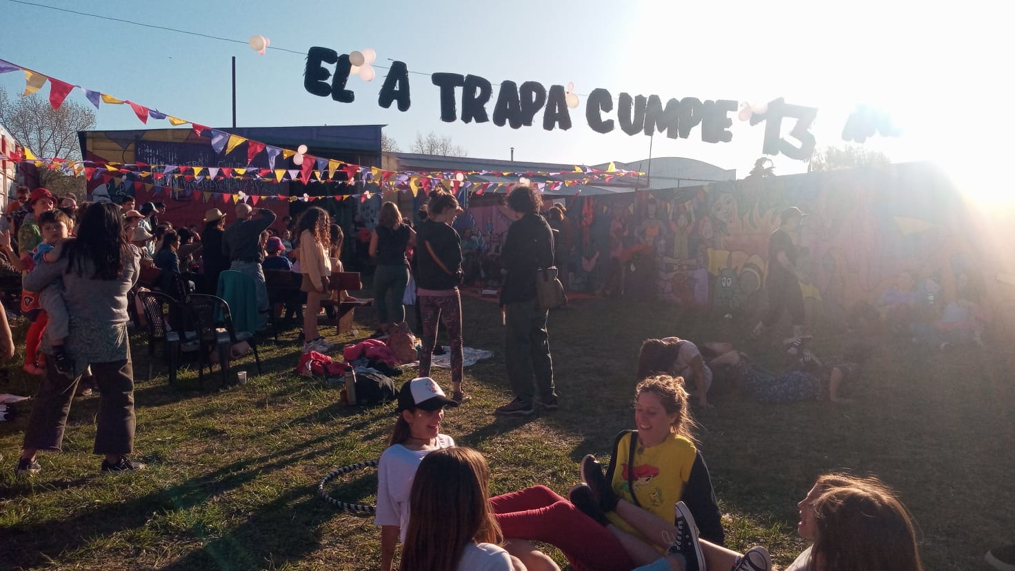 Sin sede fija, Atrapasueños cumple 16 en la plaza