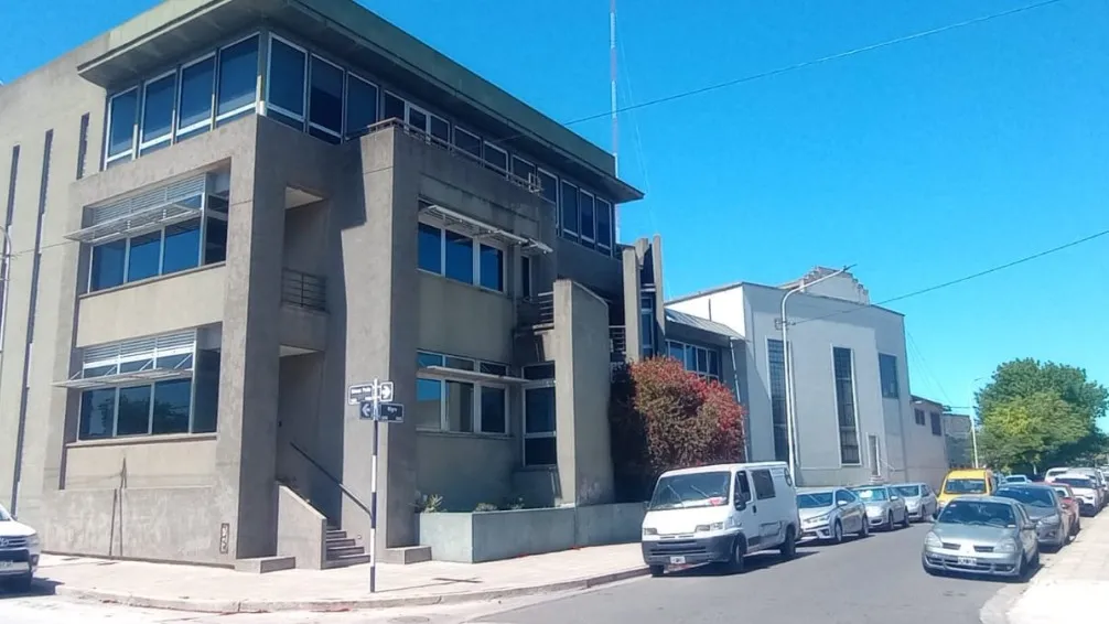 La luz quedó atrapada entre dos cuadros tarifarios
