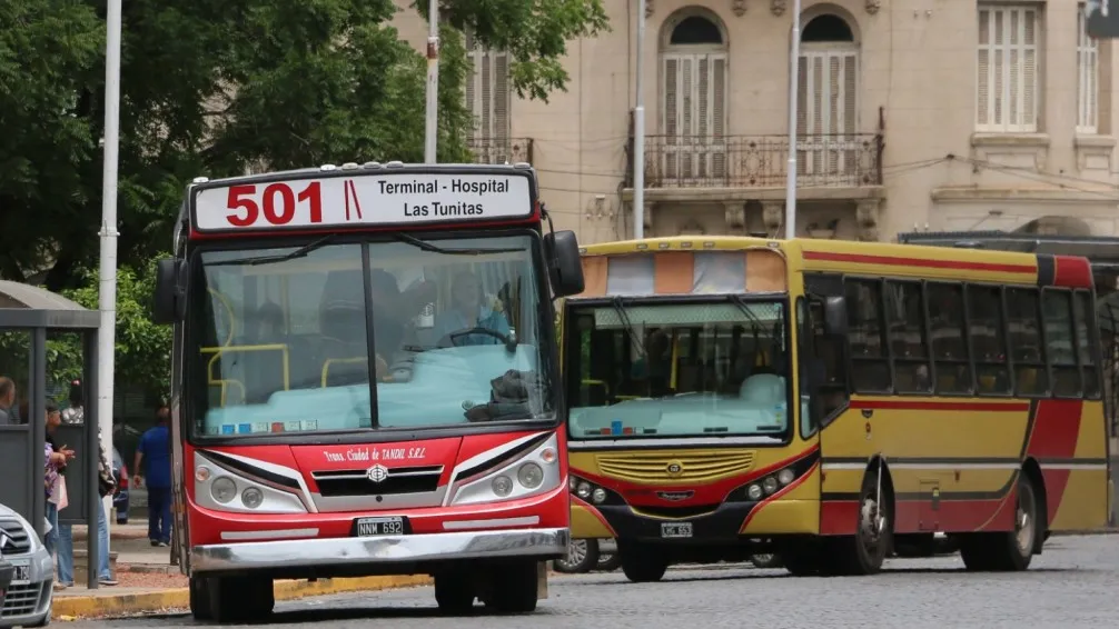 El colectivo vuelve a pegarle al bolsillo: $2.109,03