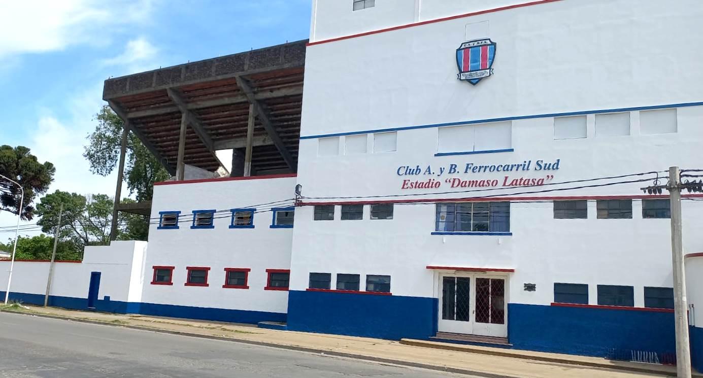 Tres millones para las tribunas de Ferro, antes de la Farándula
